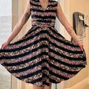 Unique Vintage Dress Size L
